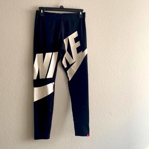 🖤NIKE LEGGINGS🖤